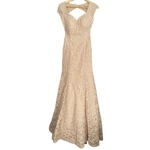 Royal Queen Cream Lace Formal Gown Size US 6